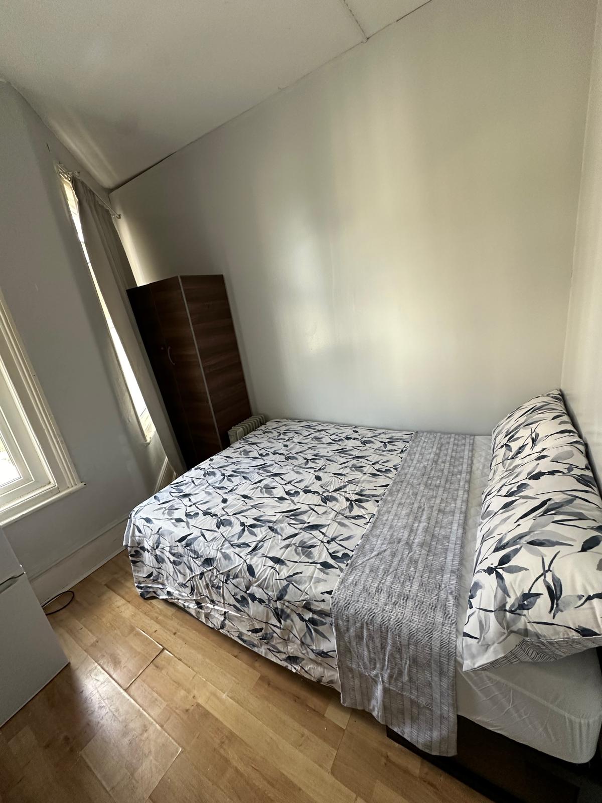 🌟 Double Room – Seven Sisters (N17 6EB)